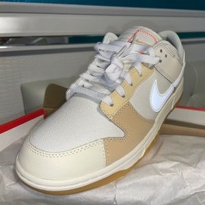Nike dunk SB low size 9.5 NEVER WORN